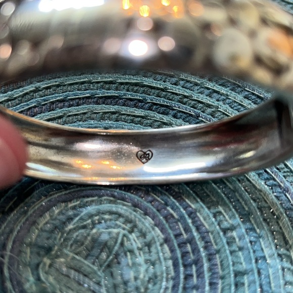 Chic Silver Patterned Bangle - Picture 2 of 4